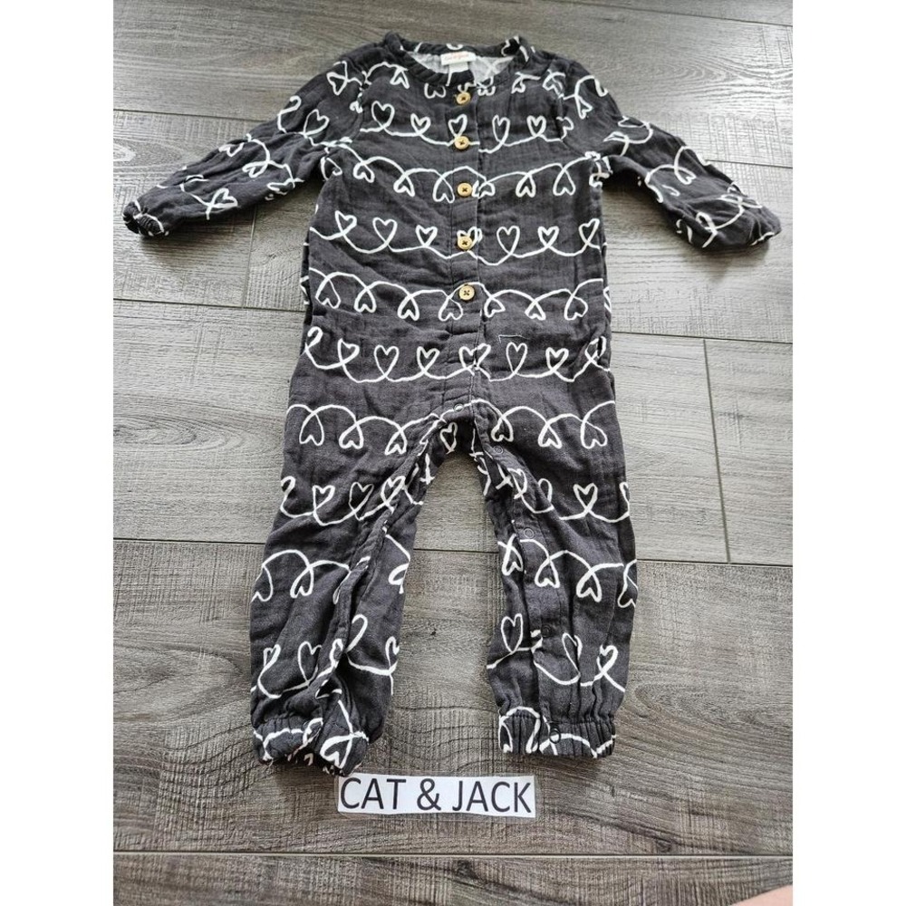 Cat and Jack baby girl romper 12 mos